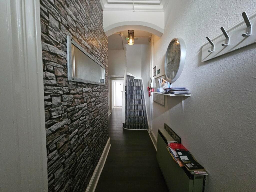 Property photo 3 of 8 Picture No. 02
