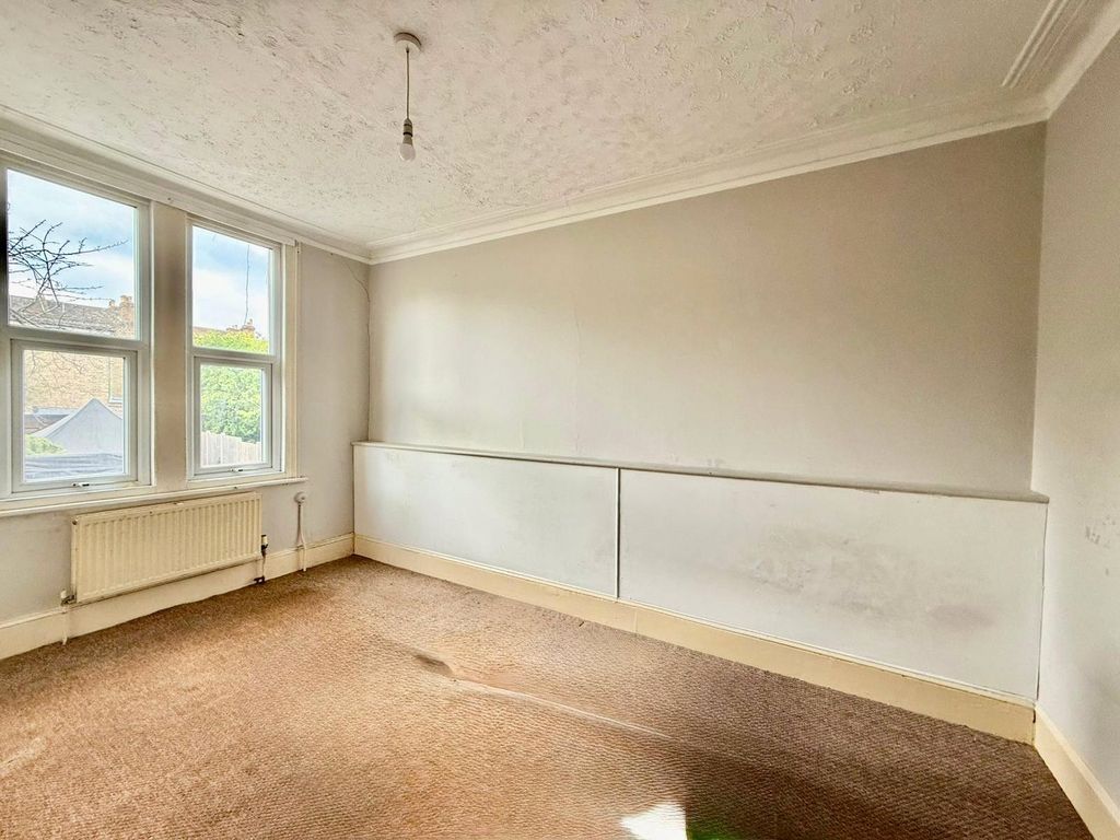 Property photo 3 of 6 Picture No. 01