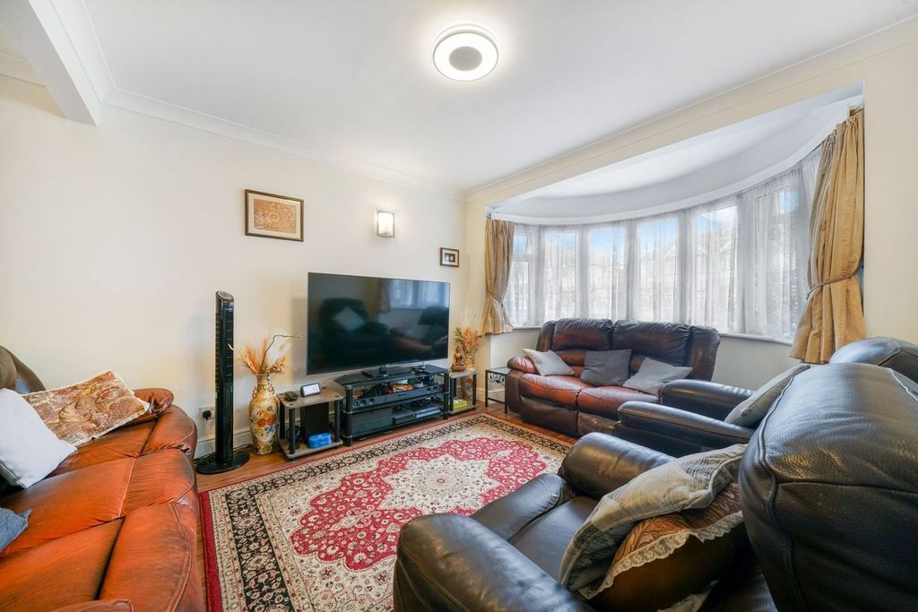 Property photo 2 of 23