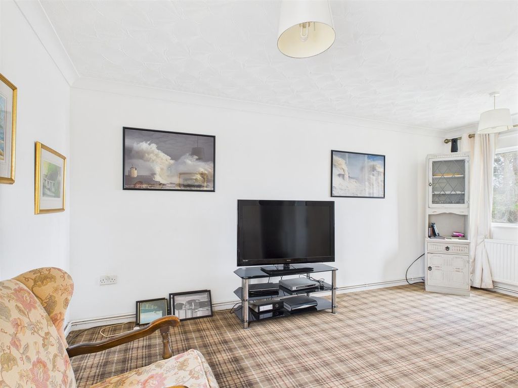 Property photo 3 of 10 Cam02295G0-Pr0224-Still009.Jpg