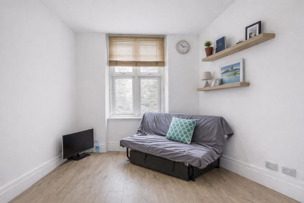 Property photo 3 of 3 Chatgpt Image Jan 21, 2026, 03_43_09 Pm.Png