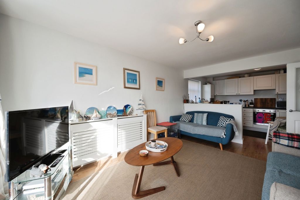 Property photo 3 of 17 Photo