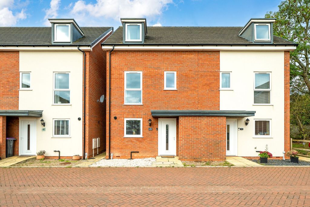 Property photo 2 of 31