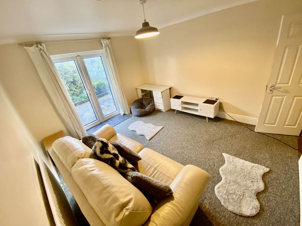 Property photo 2 of 11 Img_3727