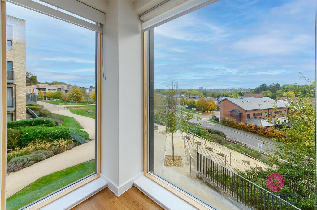 Property photo 2 of 23