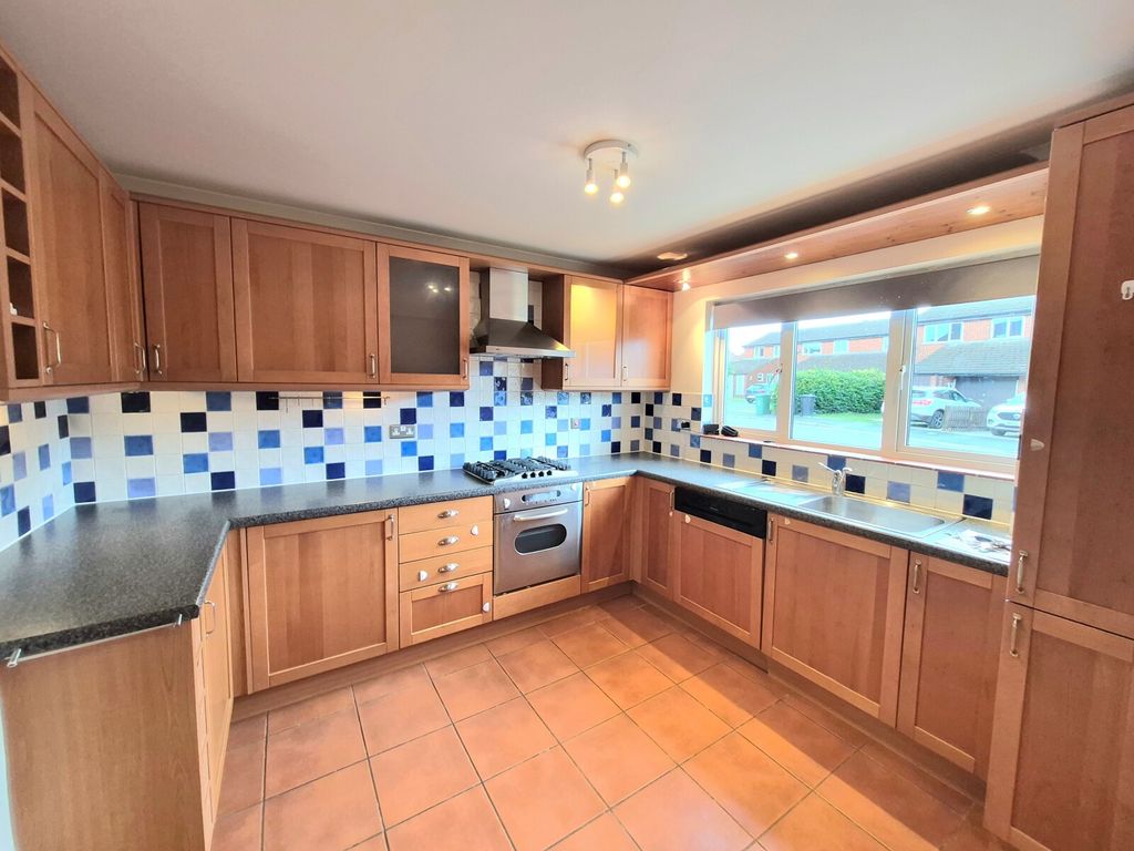 Property photo 3 of 16 Picture No. 22