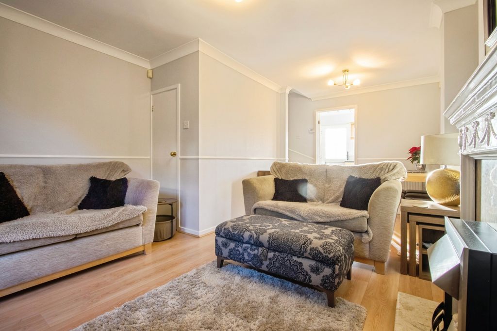 Property photo 3 of 19 Lounge/Dining Room