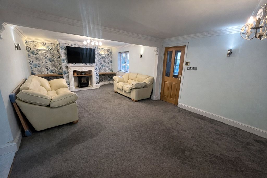 Property photo 3 of 17 Picture No. 33