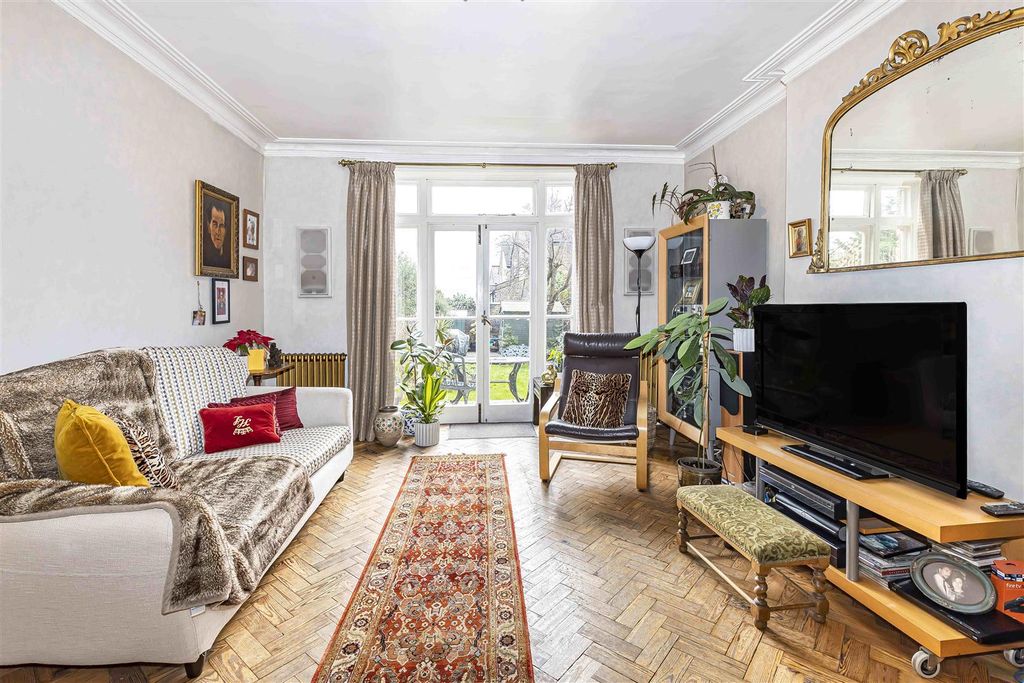 Property photo 3 of 13