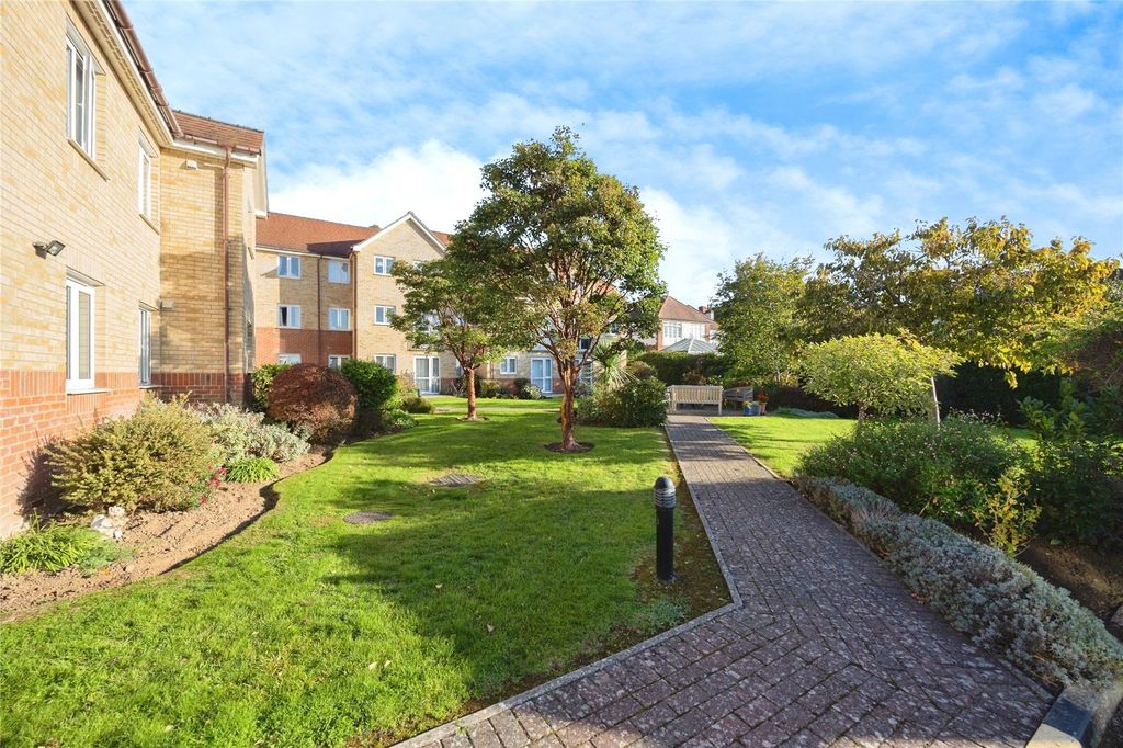 Property photo 1 of 10 Picture No. 16