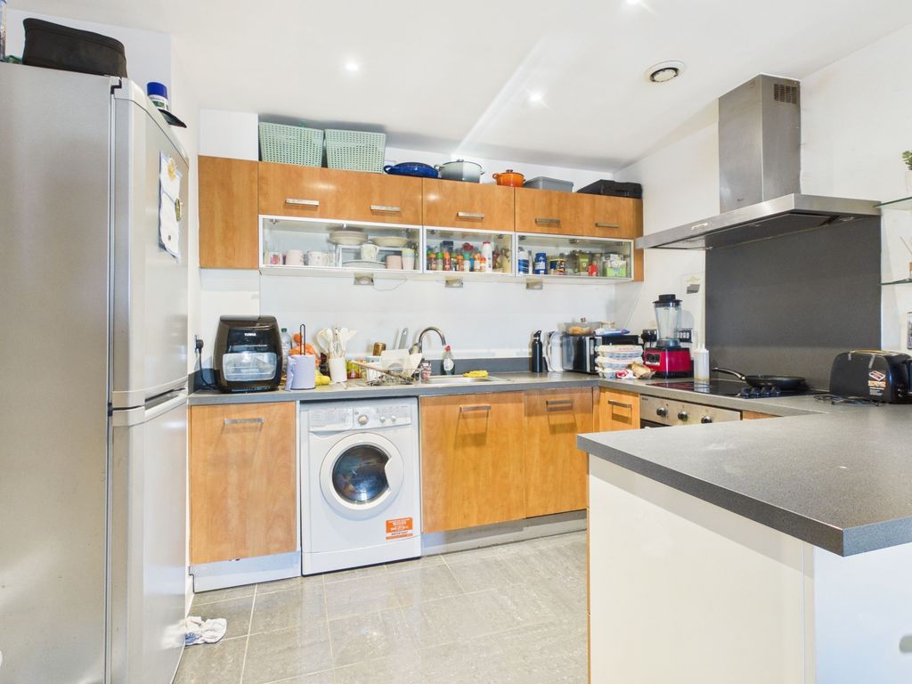 Property photo 3 of 11 Cam04922G0-Pr0117-Still006