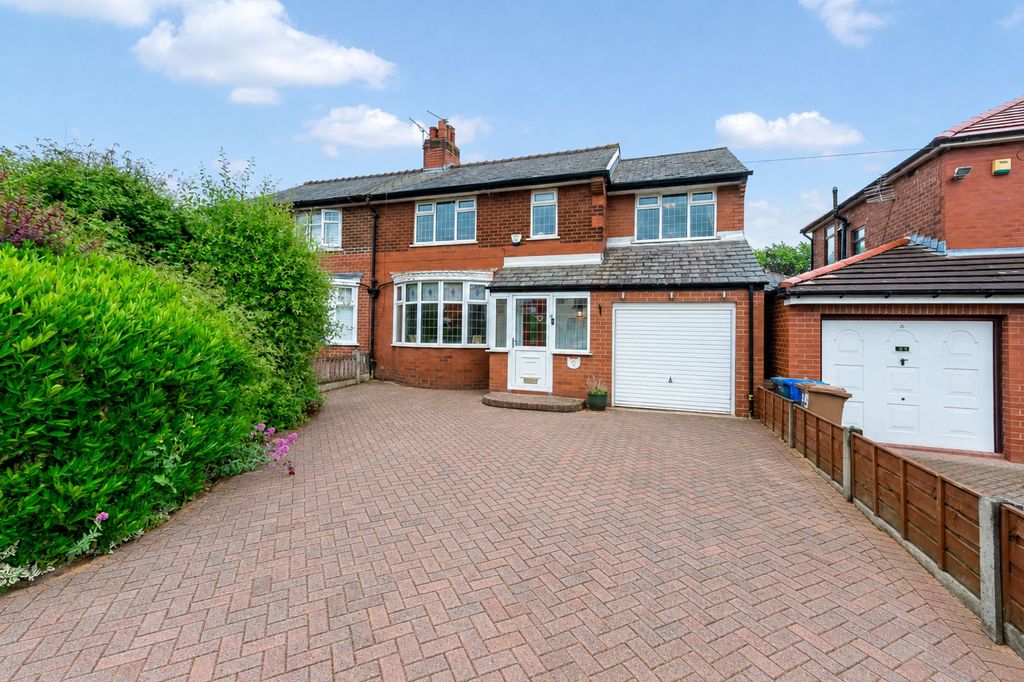Property photo 1 of 28
