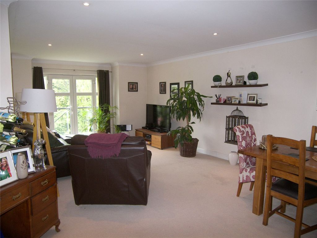 Property photo 2 of 6 Living / Dining