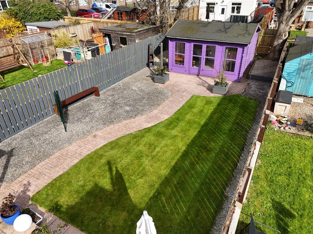 Property photo 2 of 14 Externally