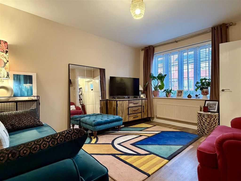 Property photo 3 of 17