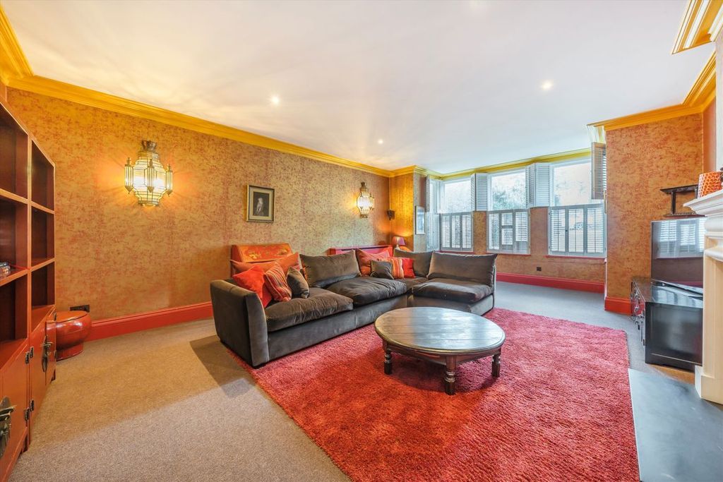 Property photo 2 of 11