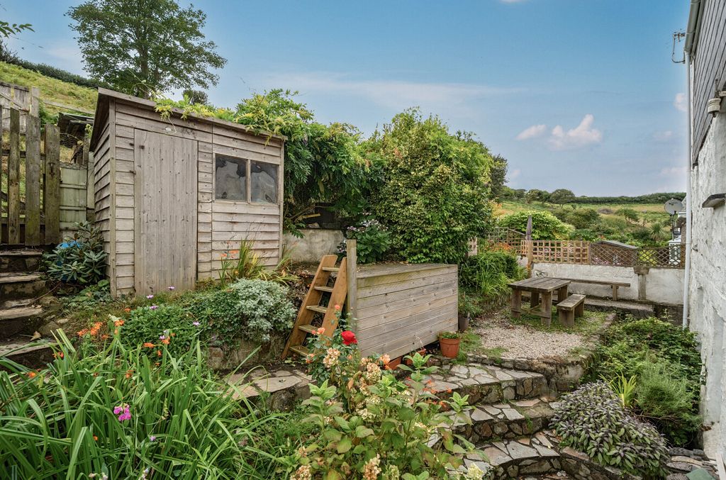 Property photo 2 of 26 1333034-15-688B83...