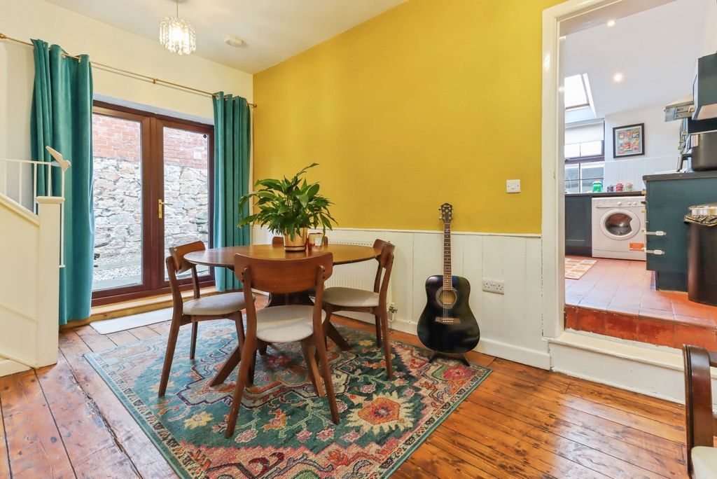 Property photo 3 of 12 Sitting/Dining Room