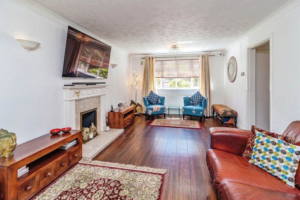 Property photo 2 of 16