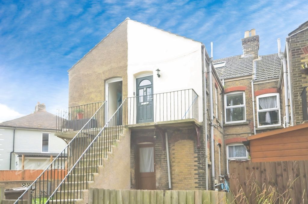 Property photo 1 of 6 Jenner Front