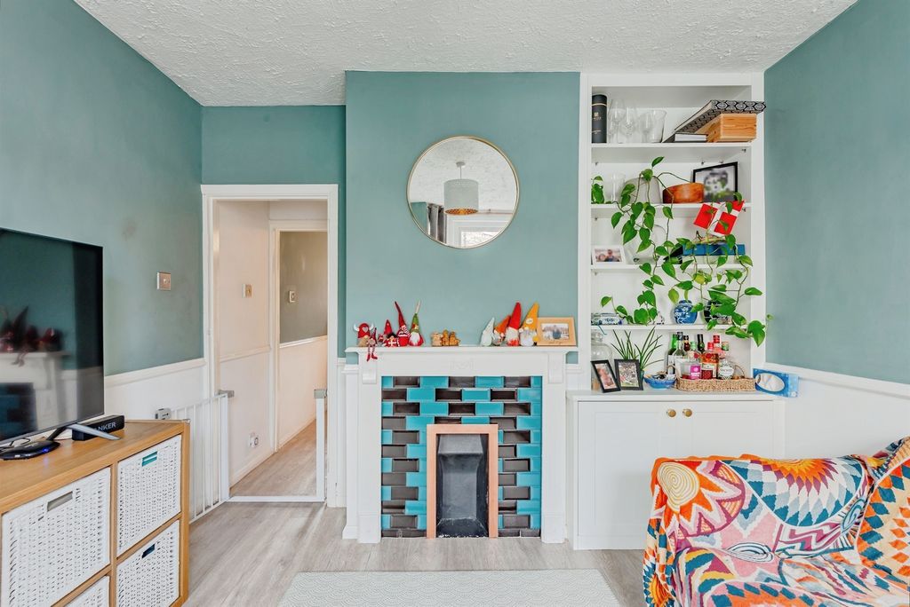 Property photo 3 of 16