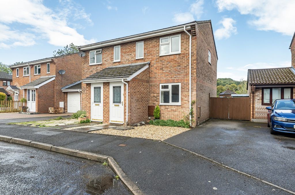 Property photo 1 of 15 1353242-2-68c81E9...