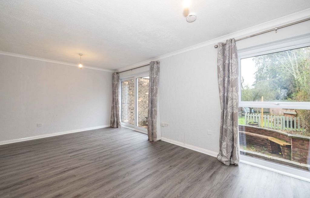 Property photo 2 of 12 Picture 2