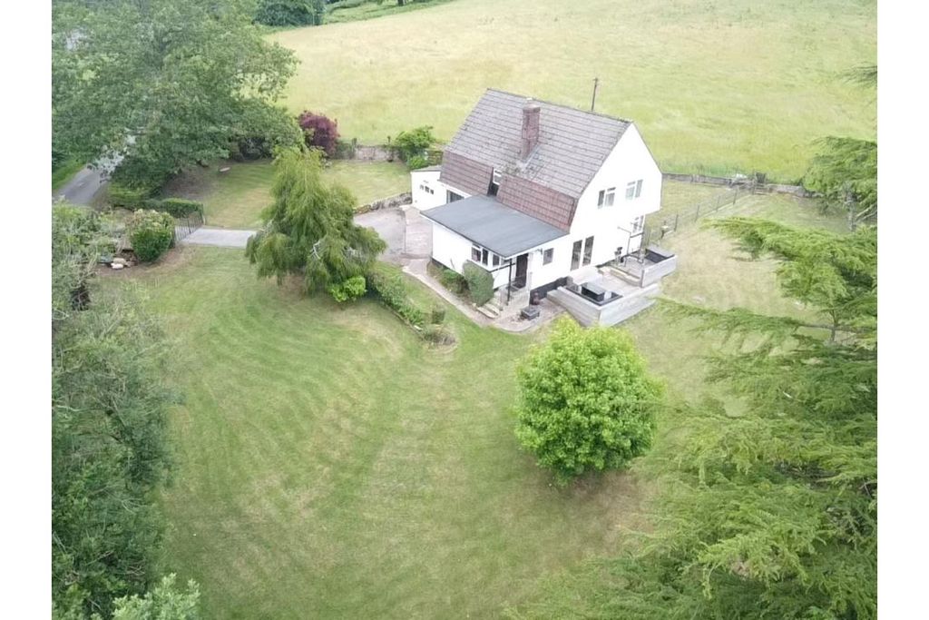 Property photo 2 of 27