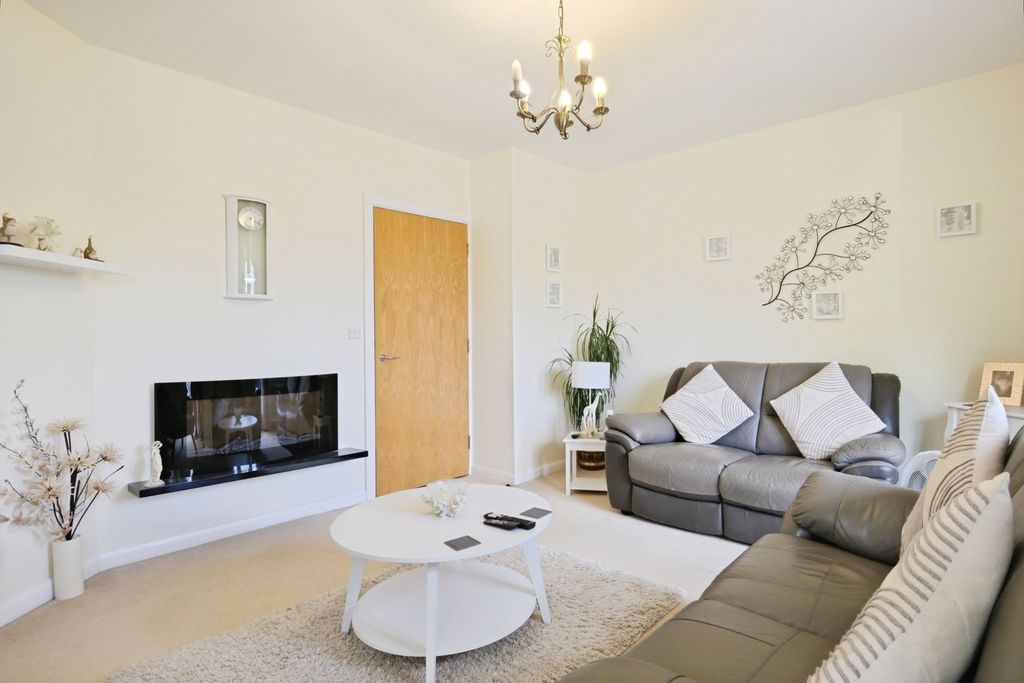 Property photo 2 of 17 Pbox-Img.Jpg