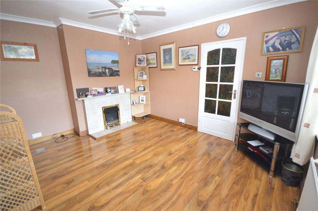 Property photo 3 of 15 Picture No. 02