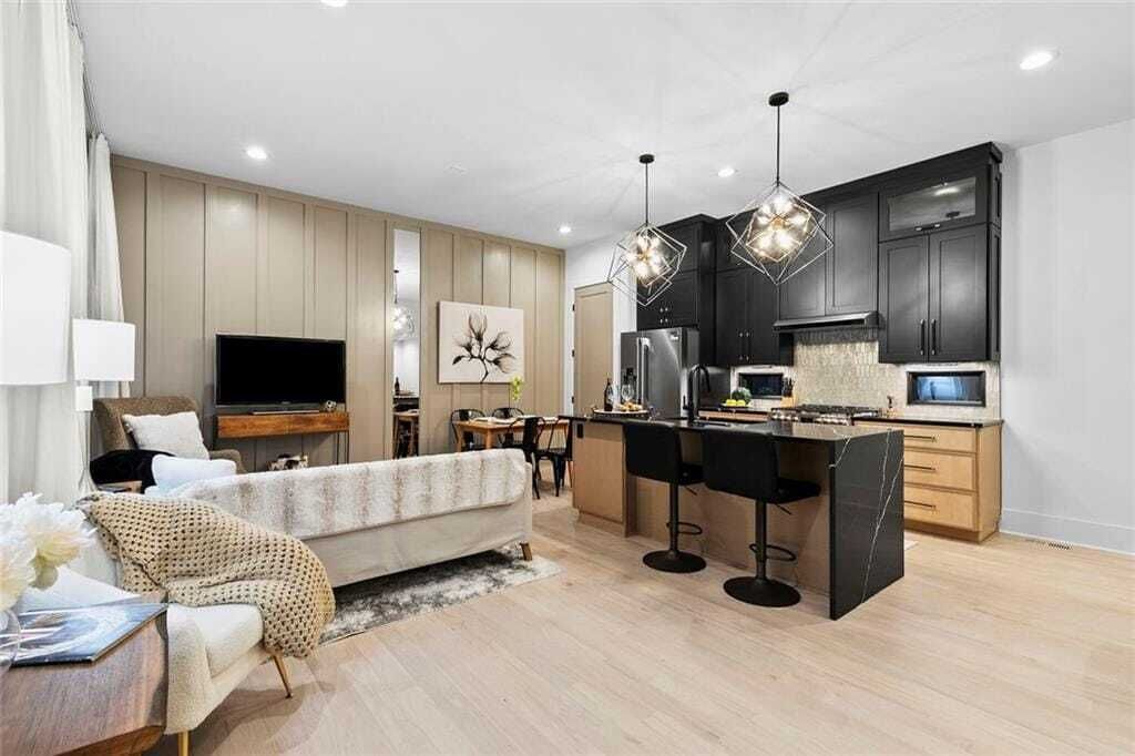 Property photo 1 of 31