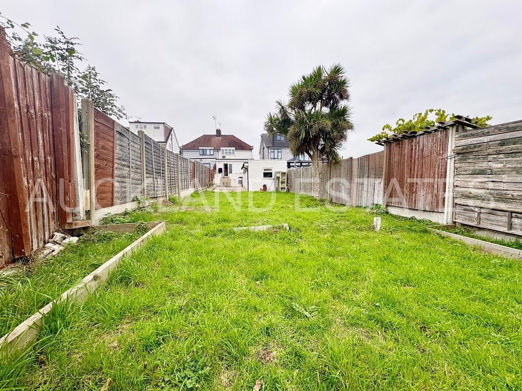 Property photo 2 of 22 Image00007 (7)-1760174137341