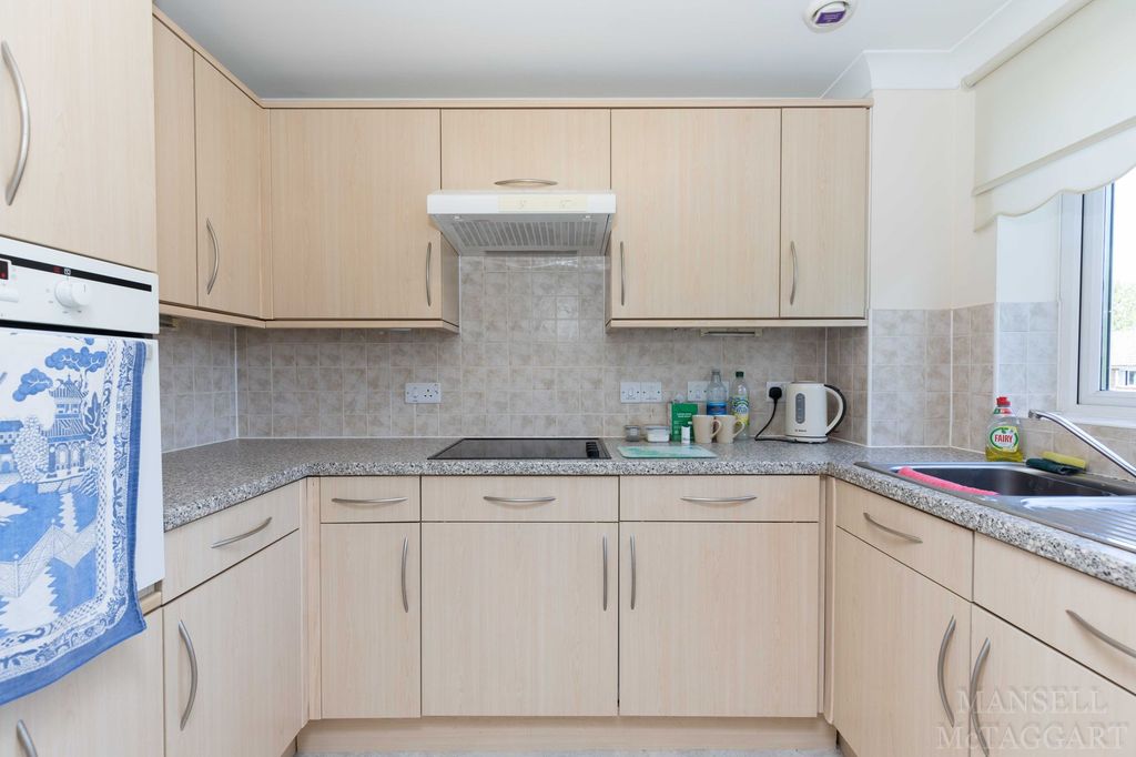 Property photo 3 of 12