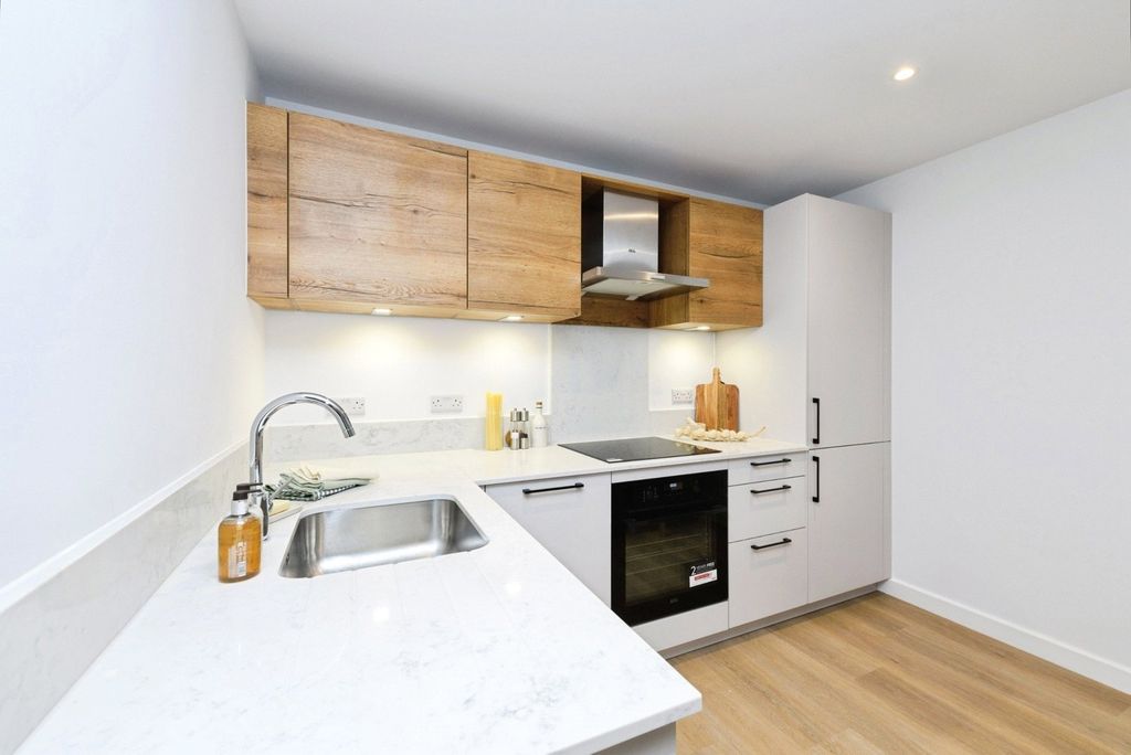 Property photo 3 of 17 Picture No. 05