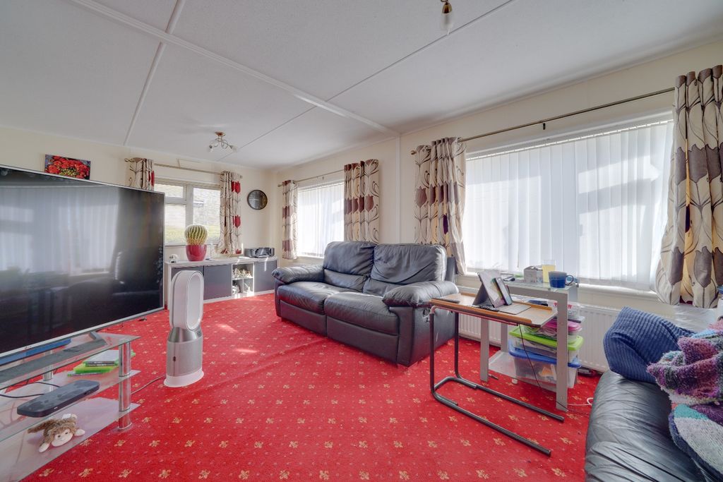 Property photo 3 of 9 4007673