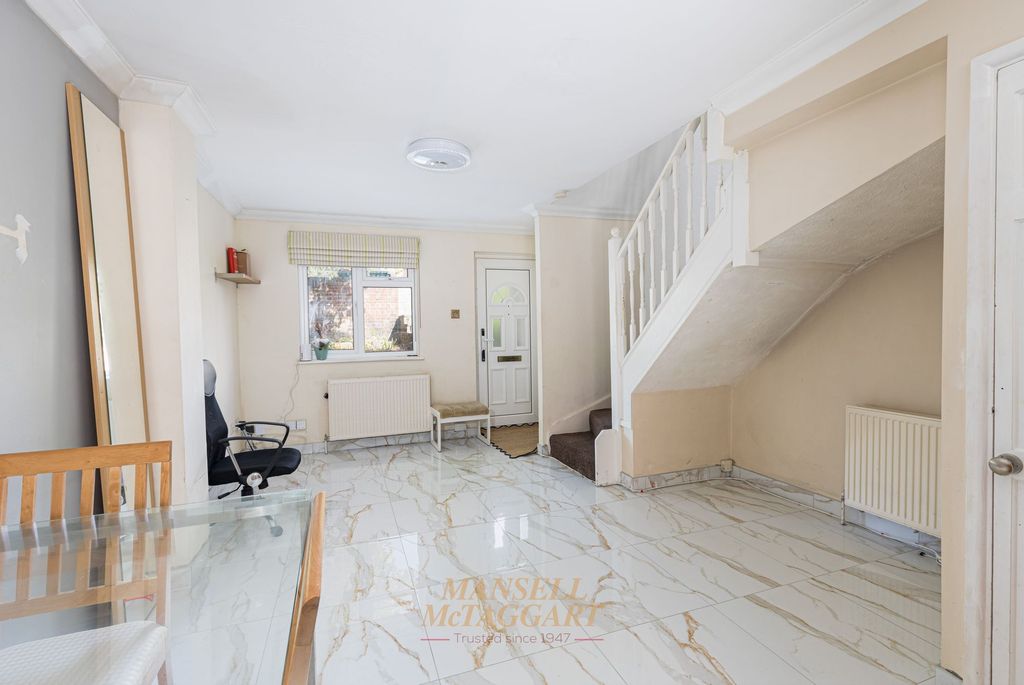 Property photo 3 of 18