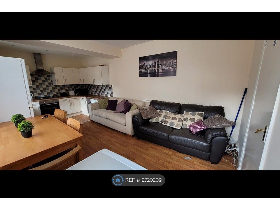 Property photo 2 of 35