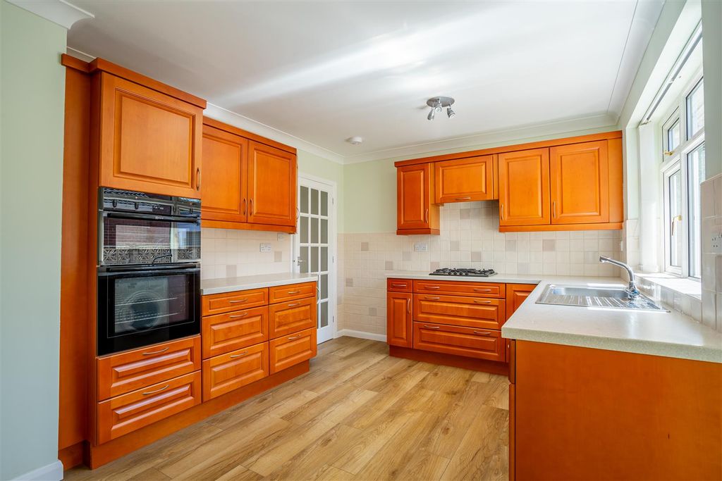Property photo 3 of 15 Cw-16.Jpg