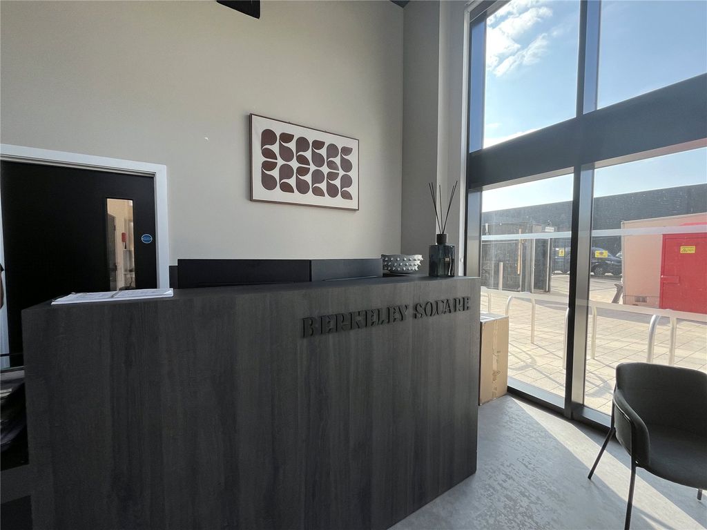 Property photo 1 of 24 Picture No. 01