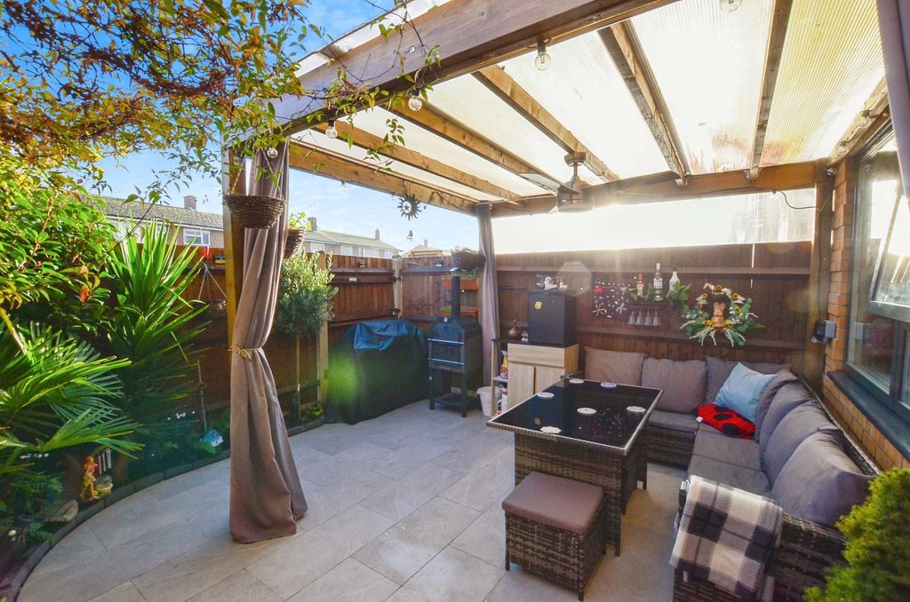 Property photo 3 of 20