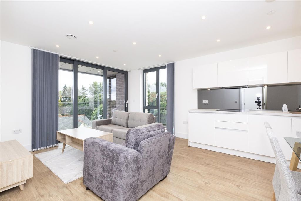 Property photo 3 of 12 Img_4074Kempton House 1501.Jpg