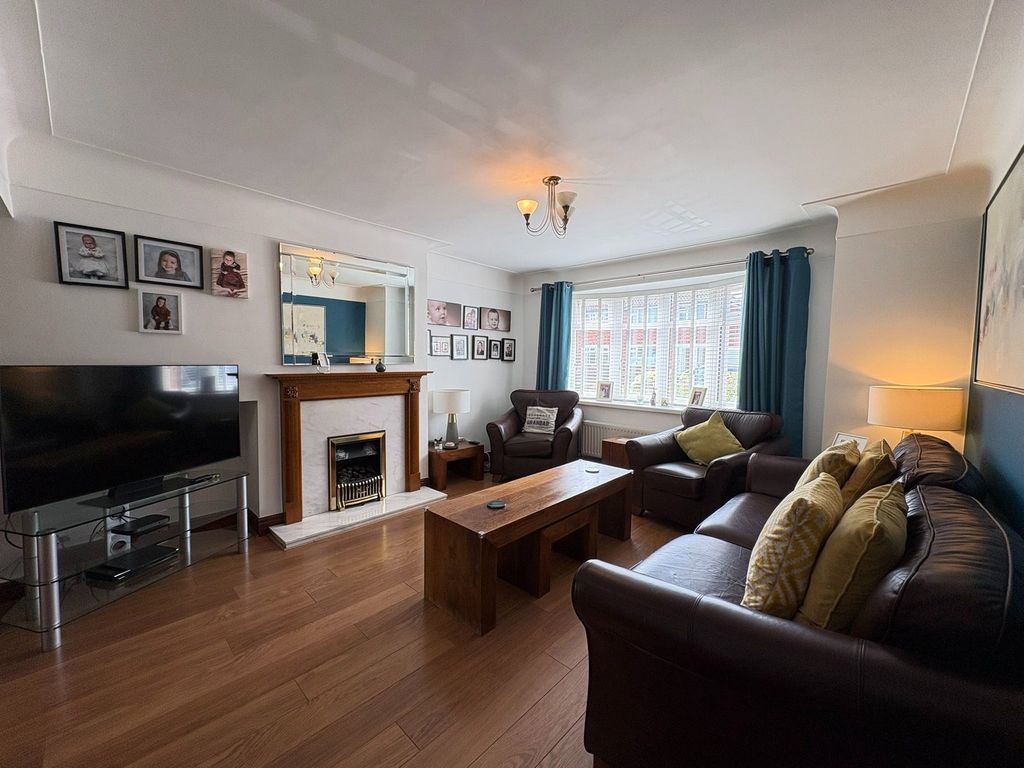 Property photo 3 of 42