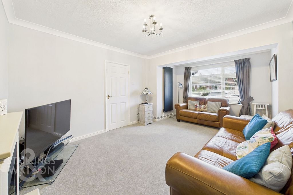 Property photo 2 of 20