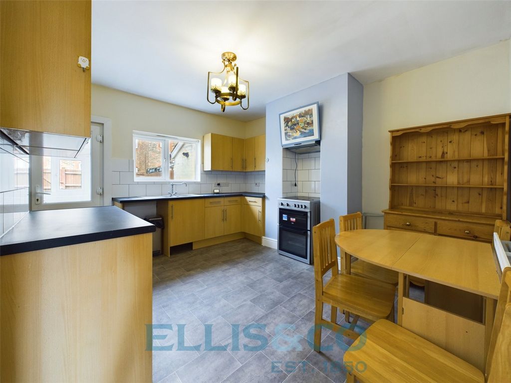 Property photo 3 of 9 Picture No. 06