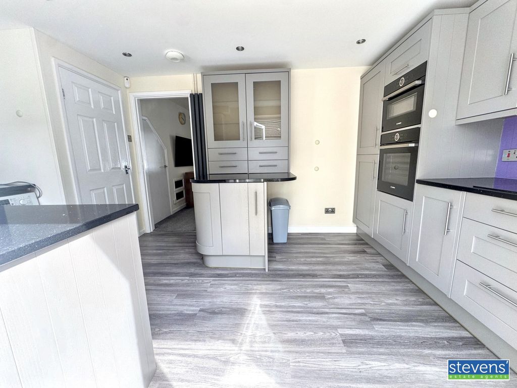 Property photo 3 of 12 Img_0862