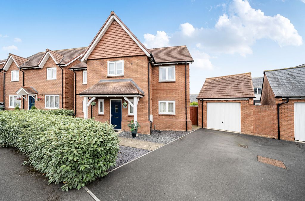 Property photo 1 of 16 16A2305B49534A147087416A2298E85Be211