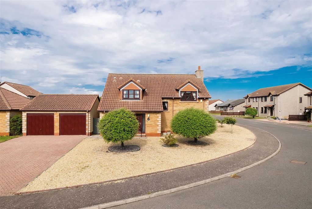 Property photo 1 of 36
