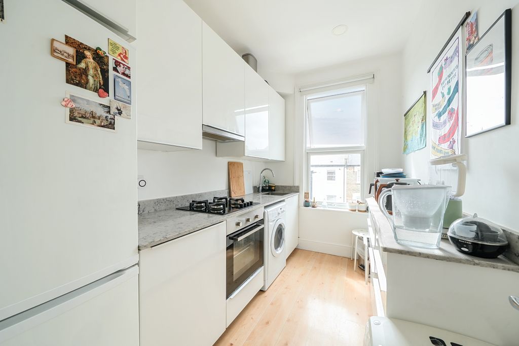 Property photo 1 of 10 1330008-7-6882050...