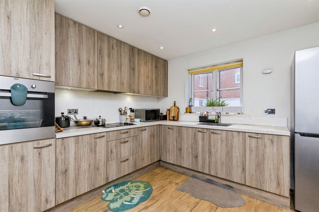 Property photo 3 of 17