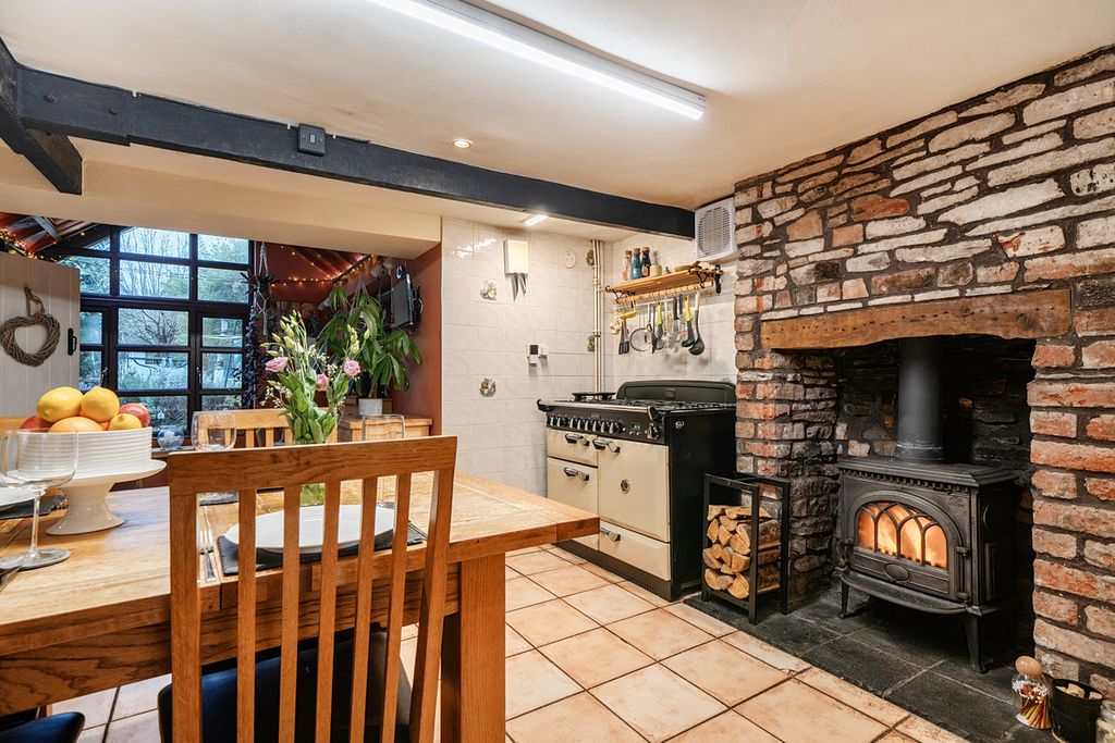 Property photo 3 of 20